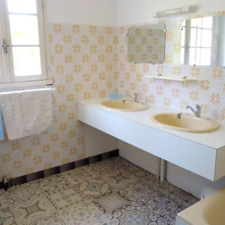 House With 5 Bedrooms In Montpellier-de-medillan, With Furnished Garden - 20 Km From The Beach Montpellier-de-Médillan