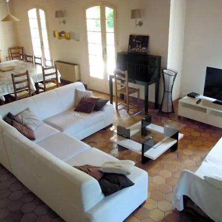 House With 5 Bedrooms In Montpellier-de-medillan, With Furnished Garden - 20 Km From The Beach Casa vacanze