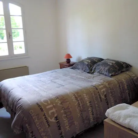 House With 5 Bedrooms In Montpellier-de-medillan, With Furnished Garden - 20 Km From The Beach Casa vacanze Montpellier-de-Médillan